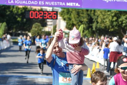Carrera del Día de la Mujer en Almería. Llegadas a meta de 11:30 a 11:45 horas.
