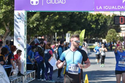 Carrera del Día de la Mujer en Almería. Llegadas a meta de 11:30 a 11:45 horas.