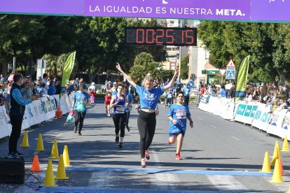 Carrera del Día de la Mujer en Almería. Llegadas a meta de 11:30 a 11:45 horas.