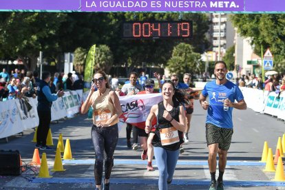 Carrera Día de la Mujer -  Llegadas de 12 a 12:30 horas.