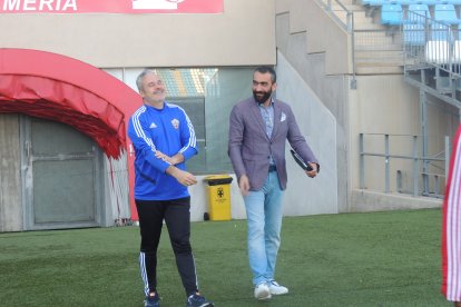 Víctor Mañas y El Assy.