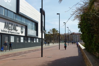Paseo Marítimo a la espalda del Ego Sport Center.