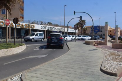 La Policía Nacional en la zona del Paseo Marítimo, en el Zapillo.