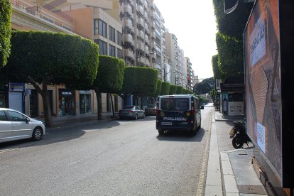 La Policía Nacional velando para que se cumpla el decreto de alarma.