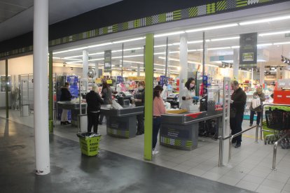 Cajas del supermercado La Plaza Día.