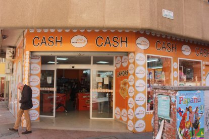 Supermercado en Plaza de San Pedro.