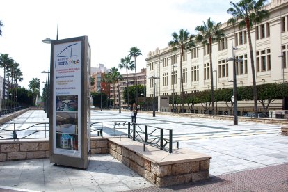 Barrios Mediterráneo-Oliveros, Hermandad de Pasión.