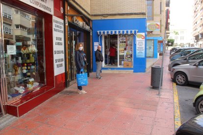 Barrios Mediterráneo-Oliveros, Hermandad de Pasión.
