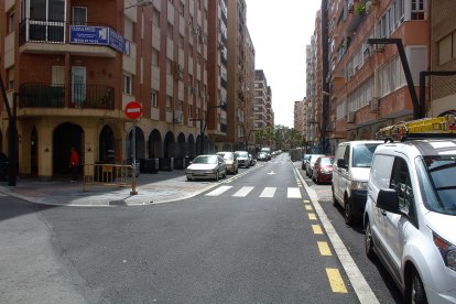 Barrios Mediterráneo-Oliveros, Hermandad de Pasión.