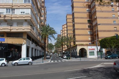 Barrios Mediterráneo-Oliveros, Hermandad de Pasión.