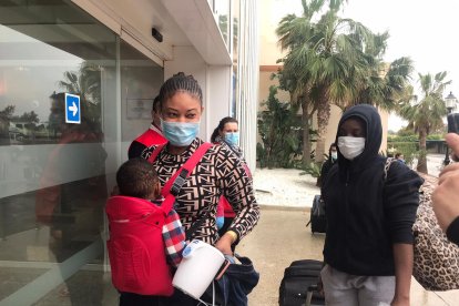 Todas están sanas y continuarán el periodo de aislamiento en el hotel.