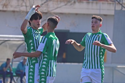 Uru celebrando un gol con el Cadete A.