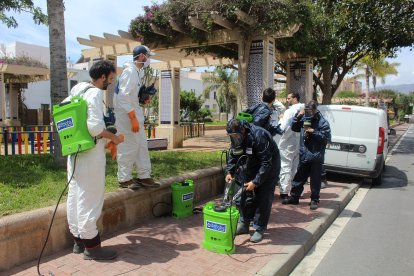 Equipo de desinfección dirigido por Diego José Jiménez Gálvez.