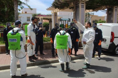 Diego José Jiménez, organizando los equipos de desinfección.