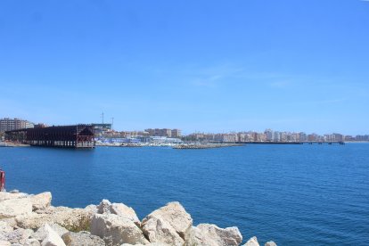La ciudad de Almería vista desde el Muelle de Levante.