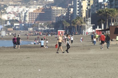 La arena también se llenó de runners.