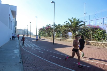 Día uno de mayo en el Paseo Marítimo.