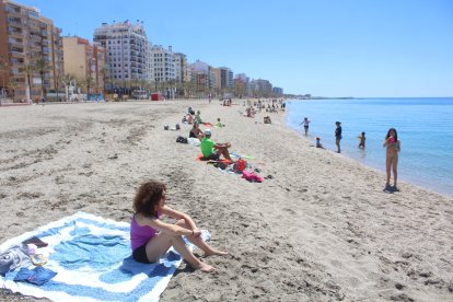Las playas de la ciudad se llenaron con los más pequeños.