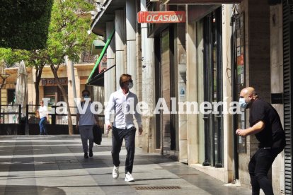 Eran las 15:50 horas cuando llegaba el míster.
