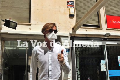 Camino de casa para volver con la familia.