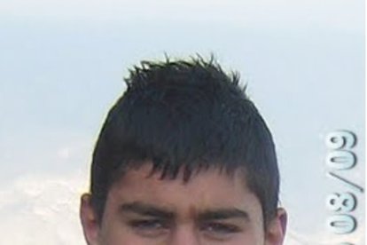 Con la camiseta del Polideportivo Ejido.