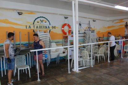 La Taberna de Domi, ubicada en Avenida Cabo de Gata, frente al Palmeral.