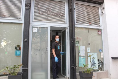 Bar La Plazuela, calle Real, gerente David Ibarra.