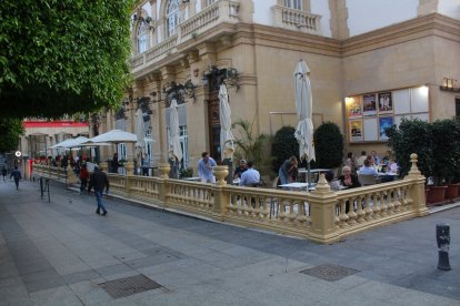 Terraza de Burana, en el Paseo de Almería.