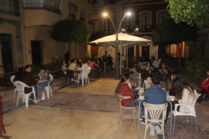 El Candil, tapería ubicada en la Plaza Urrutia.