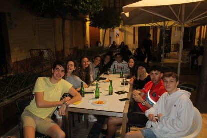 El Candil, tapería ubicada en la Plaza Urrutia.