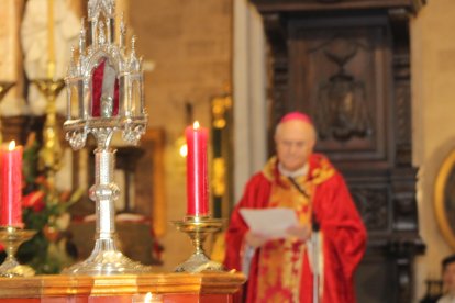 El obispo, Adolfo González Montes, presidió la celebración eucarística.