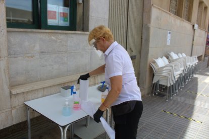 Deseinfección en la Café París.