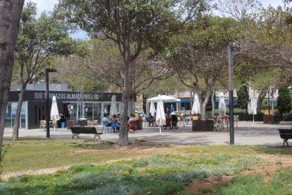 Terraza Kiosko Almadrabillas, en el Parque de los Periodistas.
