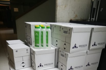 Educación reparte mascarillas y geles
hidroalcohólicos para los centros educativos
en su apertura