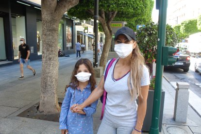 Las mascarilla también se impone en el centro de la ciudad.