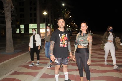 Tras realizar un duro entrenamiento en el Paseo Marítimo.