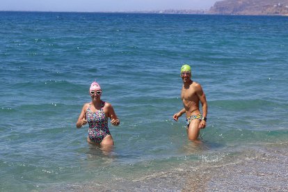 Preparados para iniciar el entrenamiento de natación.