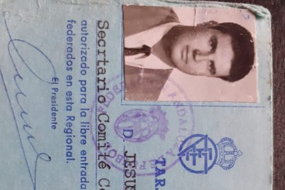 Carné de su etapa en la Federación Almeriense de Fútbol.