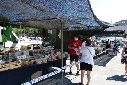 Mercadillo de la Bola Azul.
