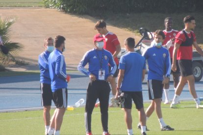 Guti con sus ayudantes.