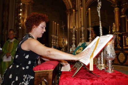 Carmen Villanueva, teniente de hermano mayor y camarera mayor, durante su juramento.