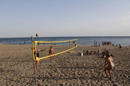 Atípica noche de San Juan marcada por el coronavirus.