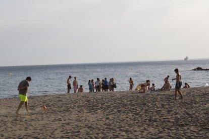 Atípica noche de San Juan marcada por el coronavirus.