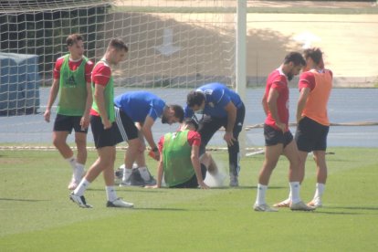 Juan Ibiza dio el susto por un golpe.