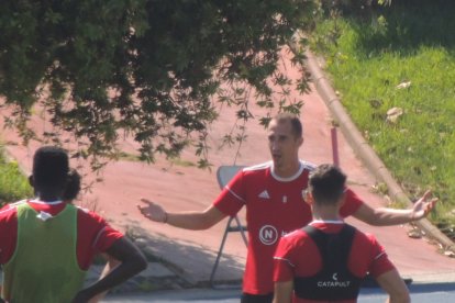 Petrovic pidiendo intensidad a sus compañeros.