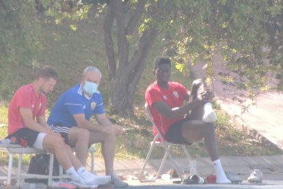 Balliu y Valentine James.