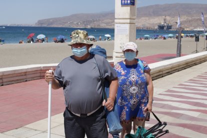Uso obligatorio de mascarillas en la playa.