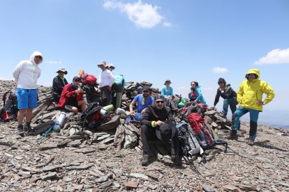 Otra imagen en lo más alto.