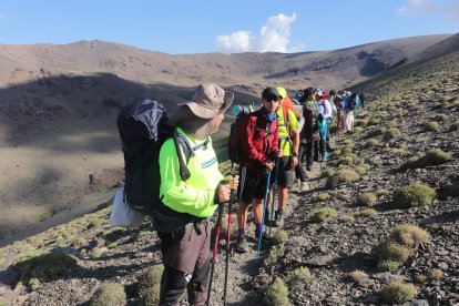 Siempre manteniendo las distancias.