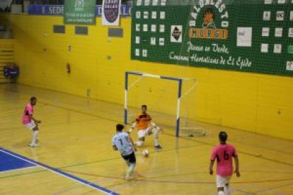 Los celestes se imponen por la pegada.